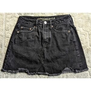 American Eagle Black Denim Skirt Womens SIZE 00 raw hem mini buttonfly party